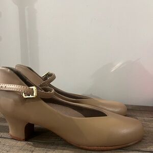 Dancing shoes for girls